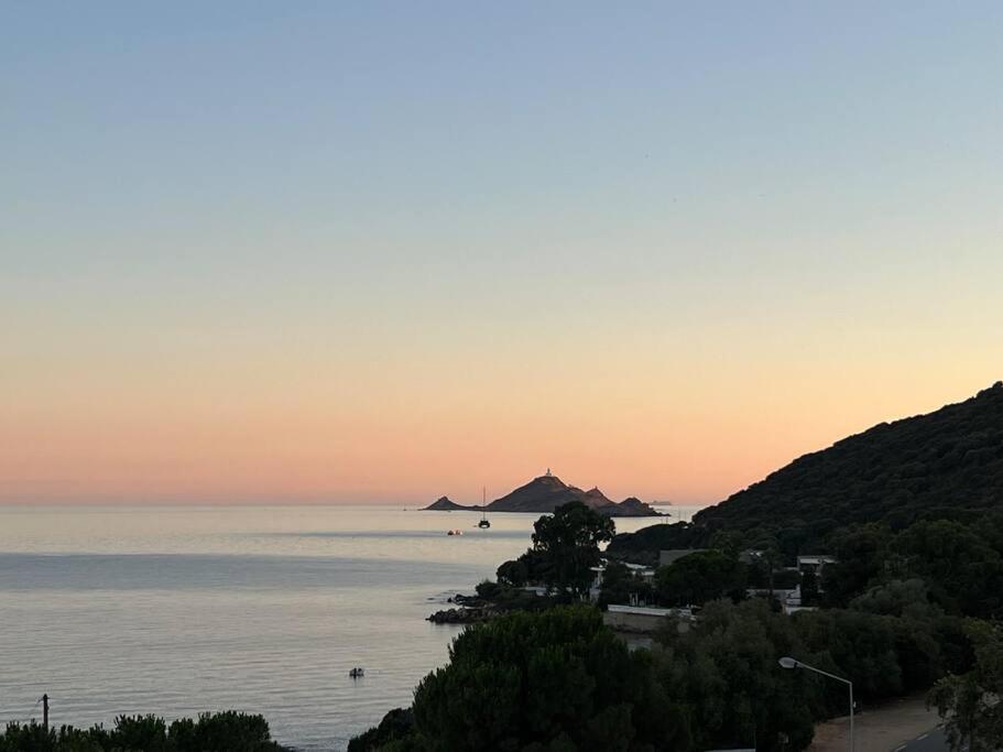 Bel App T2 En Bord De Mer Vue Sanquinaires Piscine 阿雅克肖 外观 照片