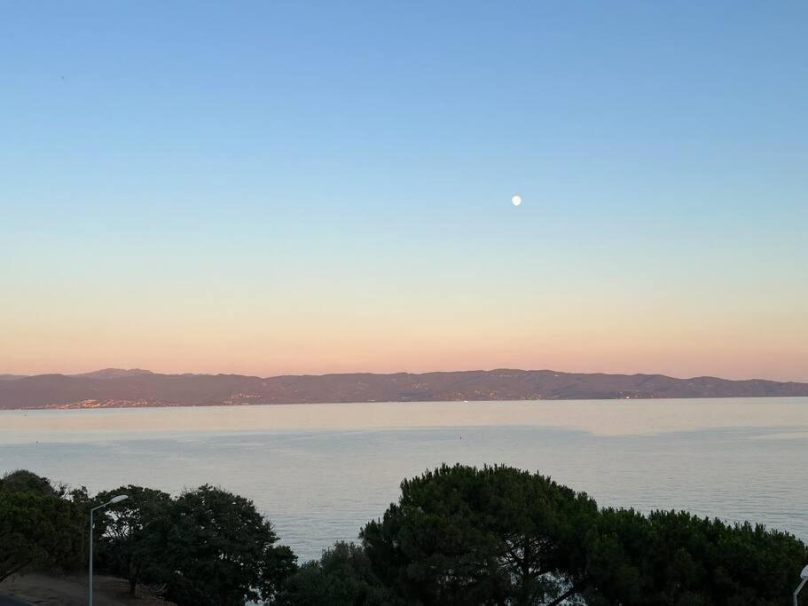 Bel App T2 En Bord De Mer Vue Sanquinaires Piscine 阿雅克肖 外观 照片